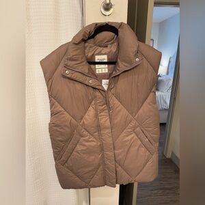 A&F Puffer Vest NWT